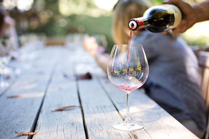 sommelier swirl